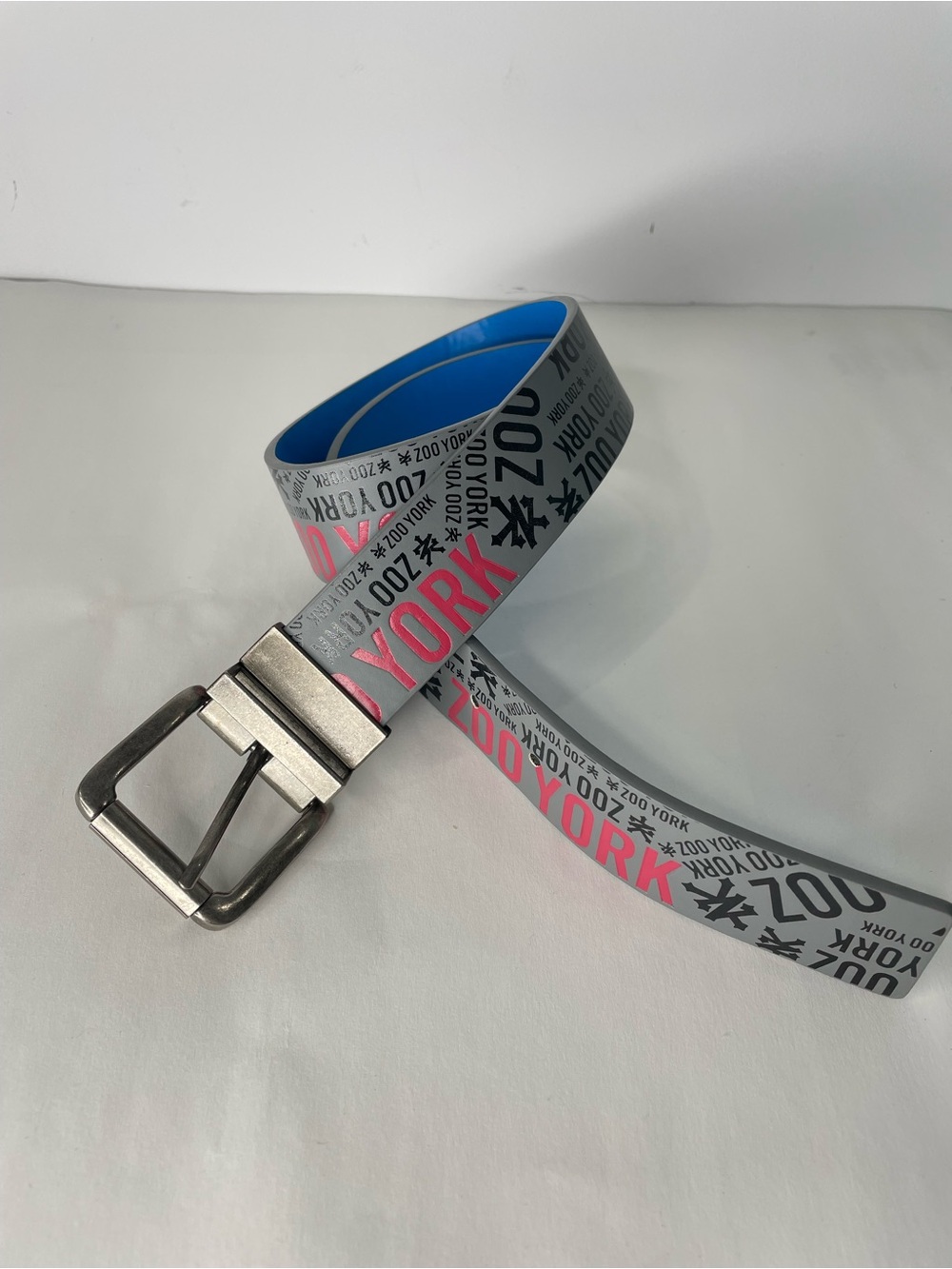 Zoo York Belt Small Gray Black Red Brushed Silver Buckle Logo Men’s